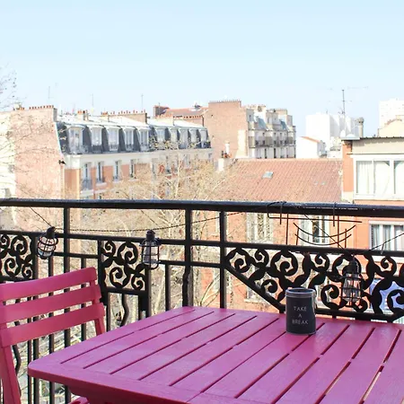 With Balcony Just Outside Paris アパート サン・トゥアン